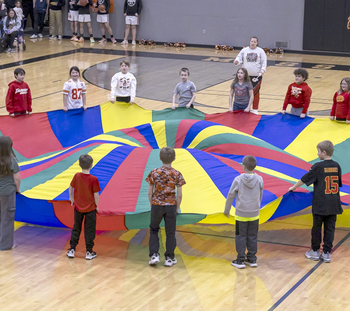 Parachute routine - Farmer Publishing